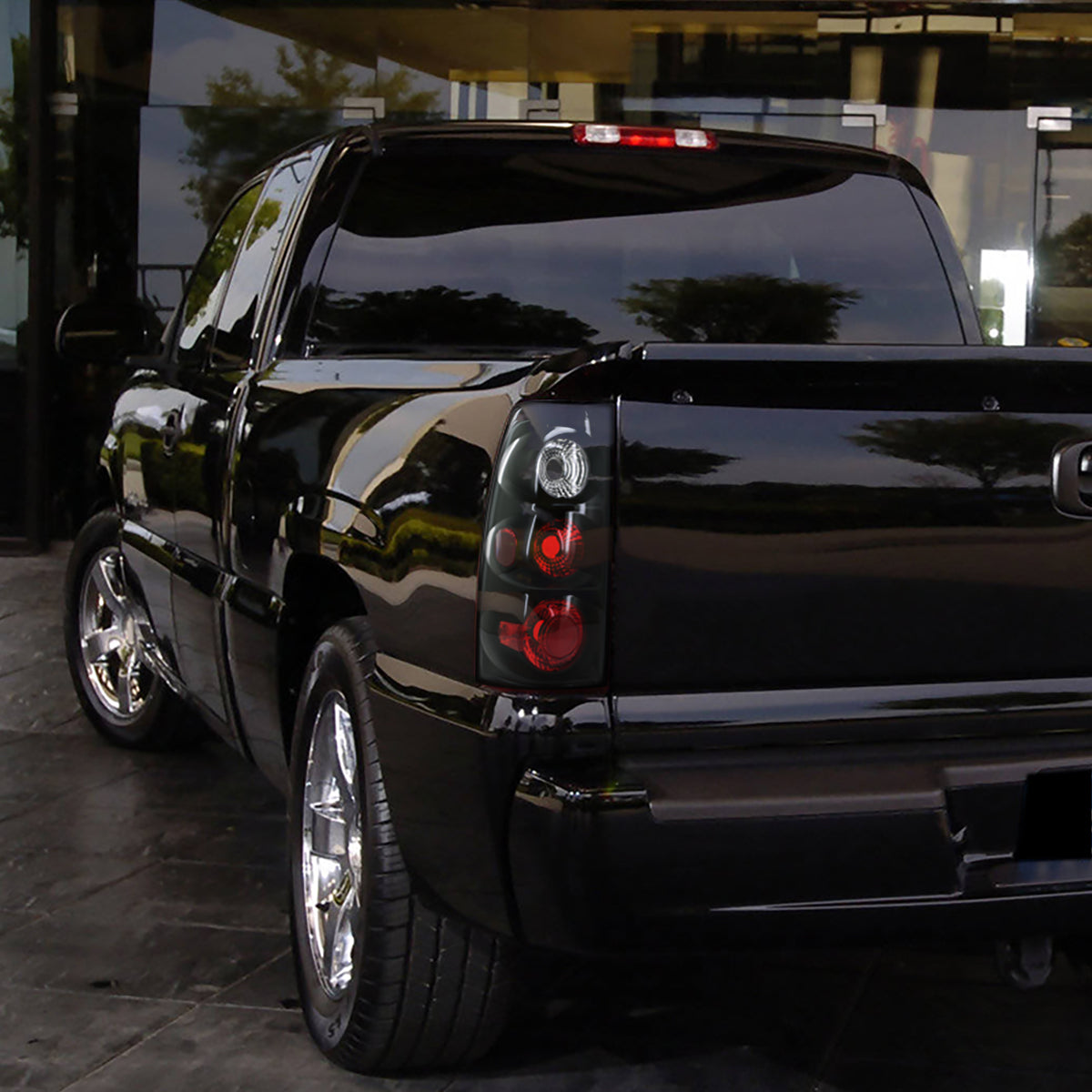 2003-2007 Chevy Silverado 1500 HD 2500 HD 3500 Classic Euro Style Replacement Tail Lights Assembly Pair | Black