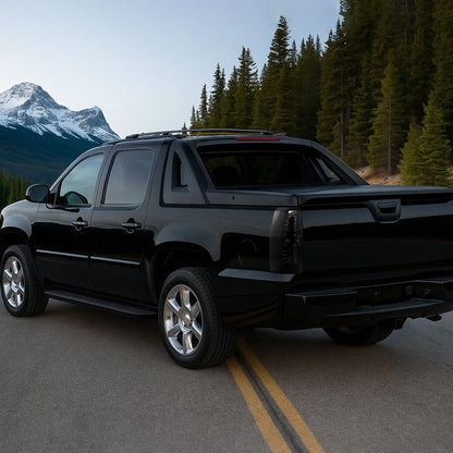 Ronnin - Compatible con Chevy Avalanche 2007-2012 Luces traseras LED integradas de freno y direccionales de repuesto Par | Humo Negro