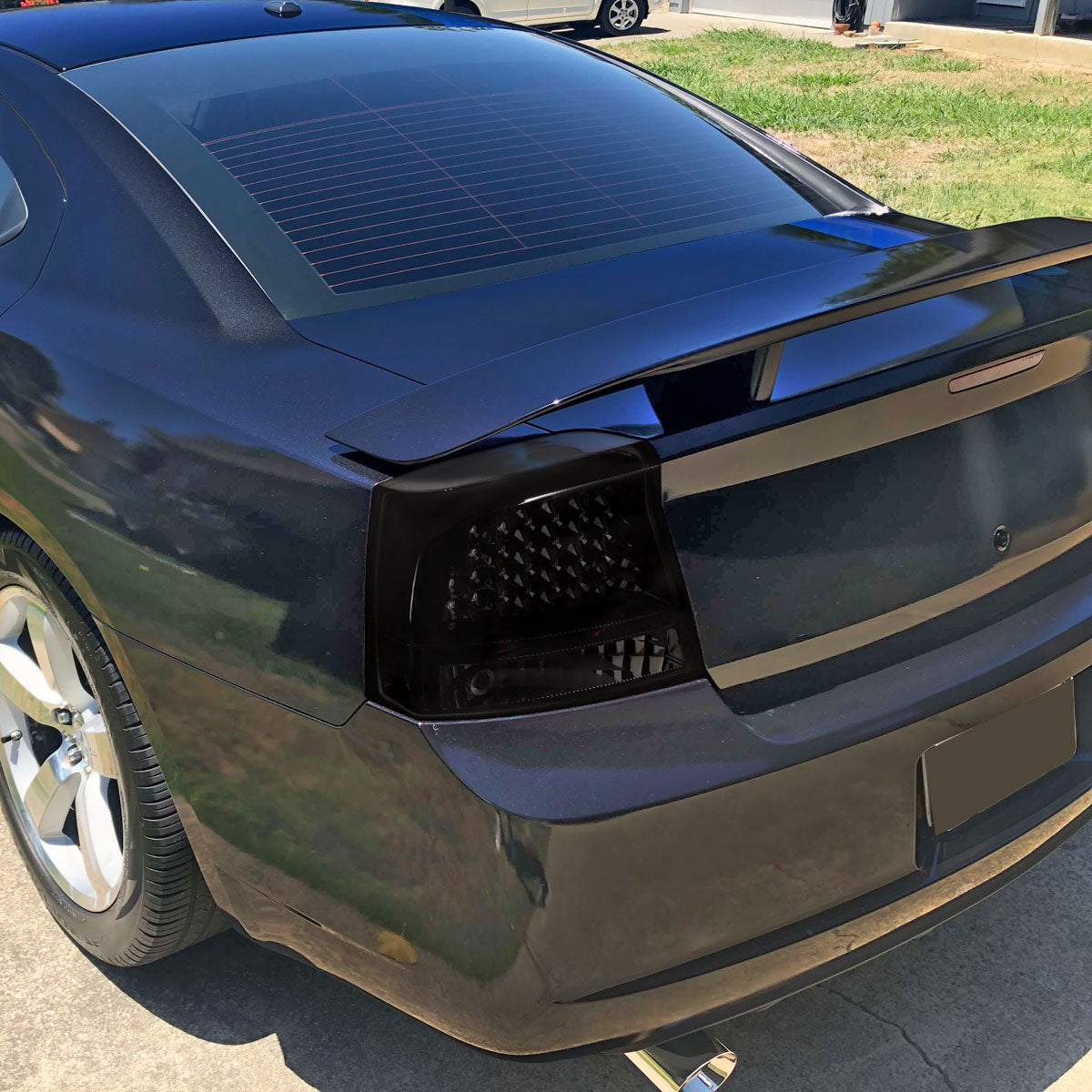 Ronnin - Compatible con Dodge Charger 2005-2010 LED integrado luces traseras con intermitentes y luces de freno, par de repuesto | Negro Ahumado