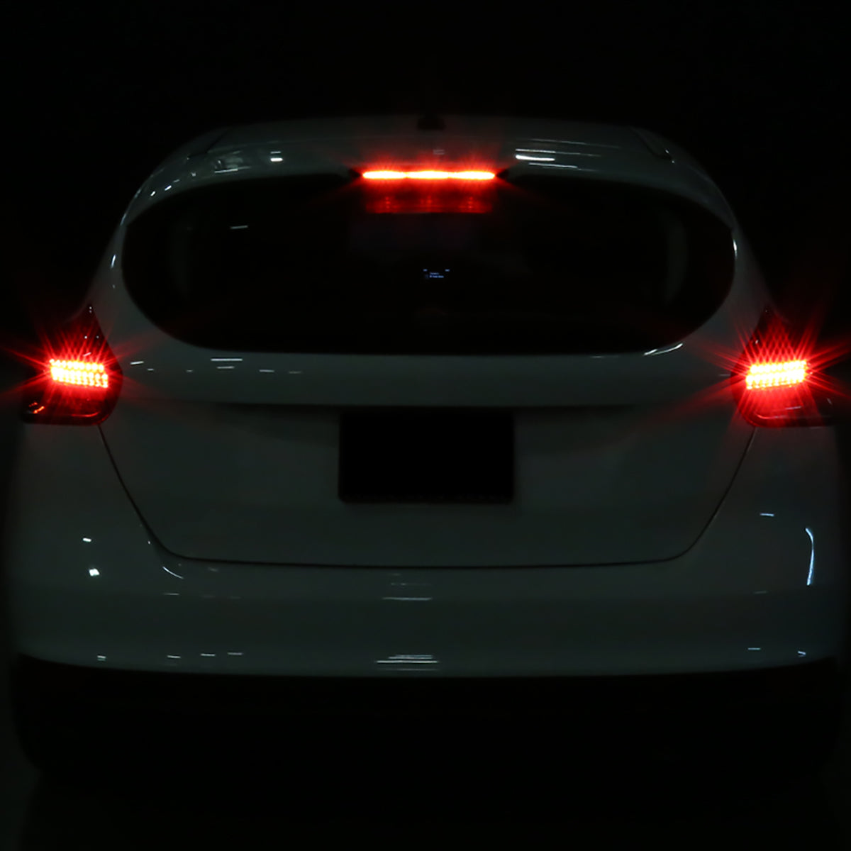 Ronnin - Fits 2015-2018 Ford Focus Hatchback US Spec Upgraded Full LED Tail Lights Assembly Pair | Red