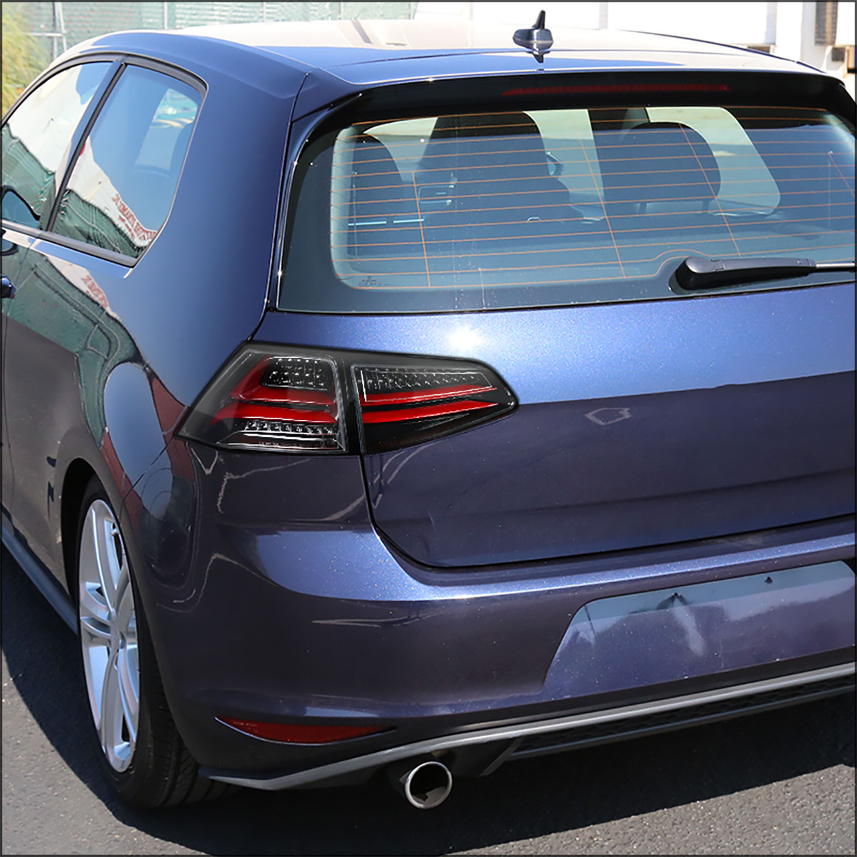 Ronnin - Compatible con Volkswagen Golf GTI 2015-2017 (especificaciones de EE. UU.) Luces traseras completas de repuesto con LED integrados de freno y direccionales, par | Negro brillante