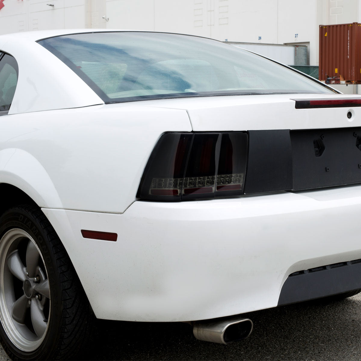 Ronnin - Se adapta a Ford Mustang 1999-2004, actualización de especificaciones de EE. UU., par de conjunto de luces traseras LED con intermitentes secuenciales | Negro ahumado