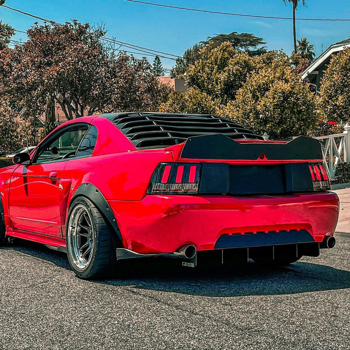 Ronnin - Compatible con Ford Mustang de 1999-2004, actualización de especificaciones de EE. UU., reemplazo de conjunto de luces traseras LED con intermitentes secuenciales, par | Negro | Tubo blanco