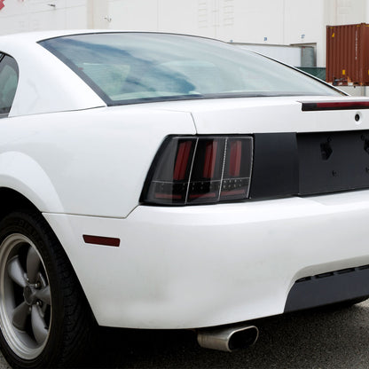 Ronnin - Compatible con Ford Mustang de 1999-2004 versión estadounidense, par de luces traseras LED de repuesto con intermitentes secuenciales | Negras