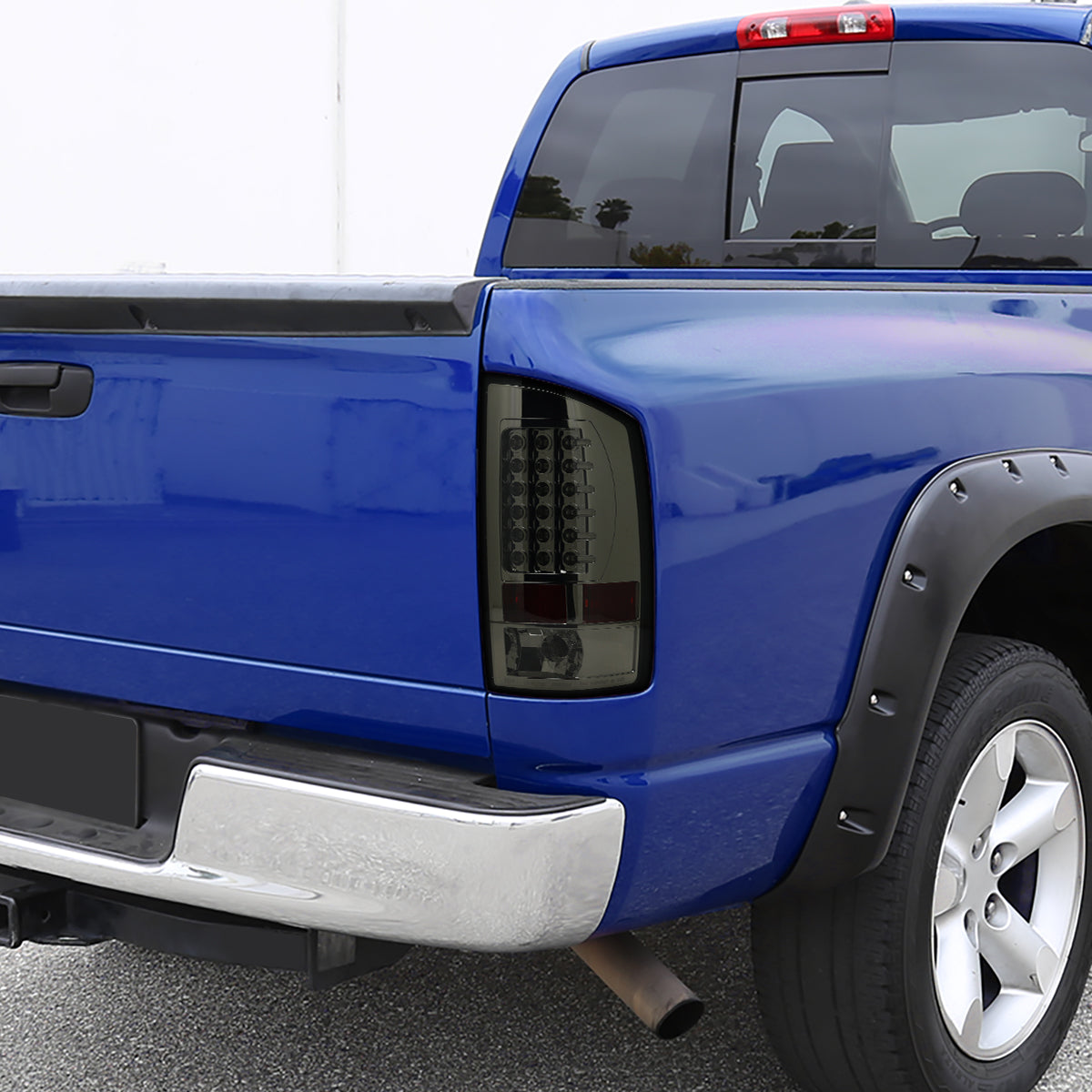 Ronnin - Compatible con Dodge Ram 1500 2500 3500 2007-2009 Montaje de actualización Luces traseras LED integradas de freno e intermitentes Par | Ahumado