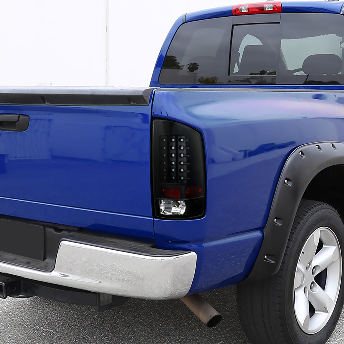 Ronnin - Compatible con Dodge Ram 1500 2500 3500 2007-2009, montaje mejorado, luces traseras con LED integrados para freno y direccionales, par | Negras