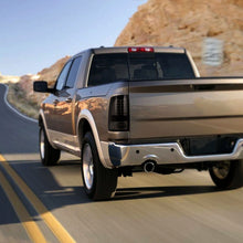 Ronnin - Compatible con Dodge Ram 1500 2500 3500 de 2009 a 2022 Luces traseras LED de montaje mejorado con intermitentes y luces de freno integrados | Par de luces en Negro Ahumado