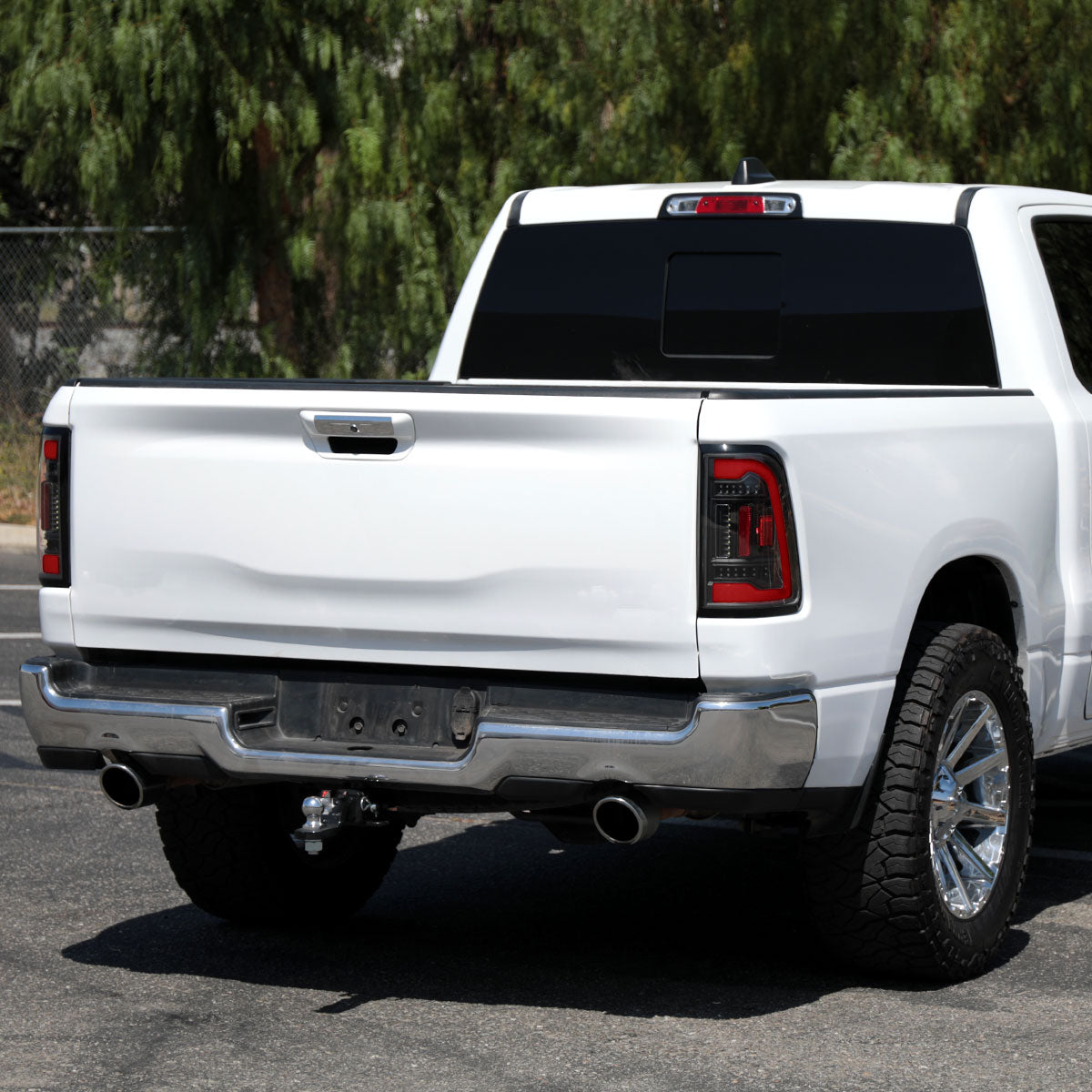 Ronnin - Fits 2019-2024 Ram 1500 Upgraded Full LED Tail Lights Integrated LED Brake and Turn Signal Lamps Replacement Pair | Black
