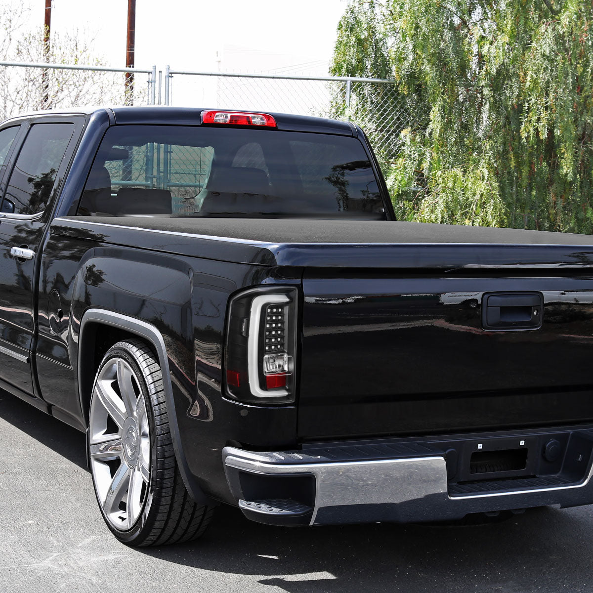 Ronnin - Compatible con GMC Sierra 1500 2500HD 3500HD 2014-2018 Luces Traseras LED Integradas con Freno y Direccionales, Par | Negro | Tubo Blanco