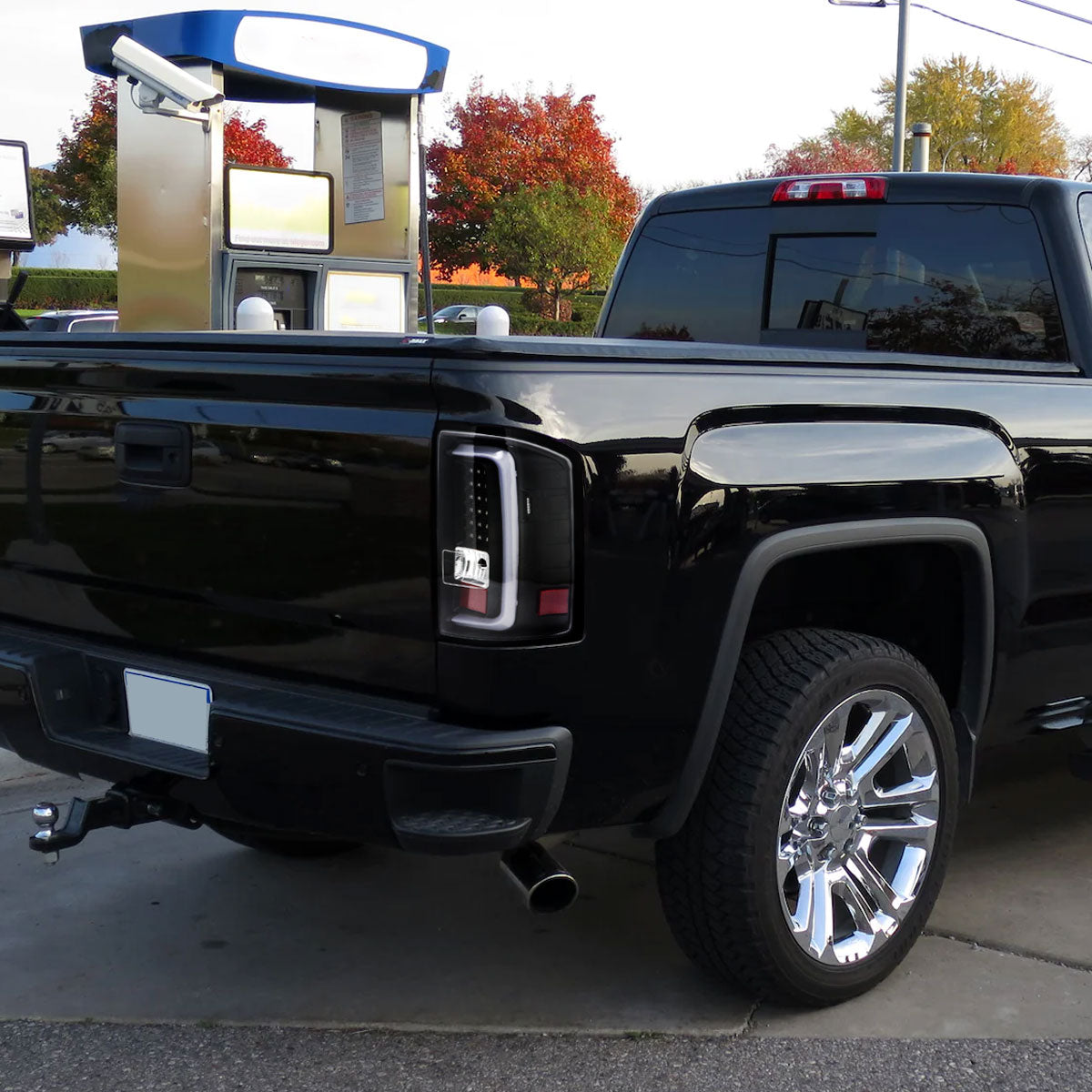 Ronnin - Compatible con GMC Sierra 1500 2500HD 3500HD 2014-2018 Luces Traseras LED Integradas con Freno y Direccionales, Par | Negro | Tubo Blanco