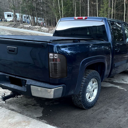 Ronnin - Compatible con Chevy Silverado 1500 2500 HD 3500 HD 2007-2014, par de luces LED de freno y direccionales integradas de repuesto | Negro