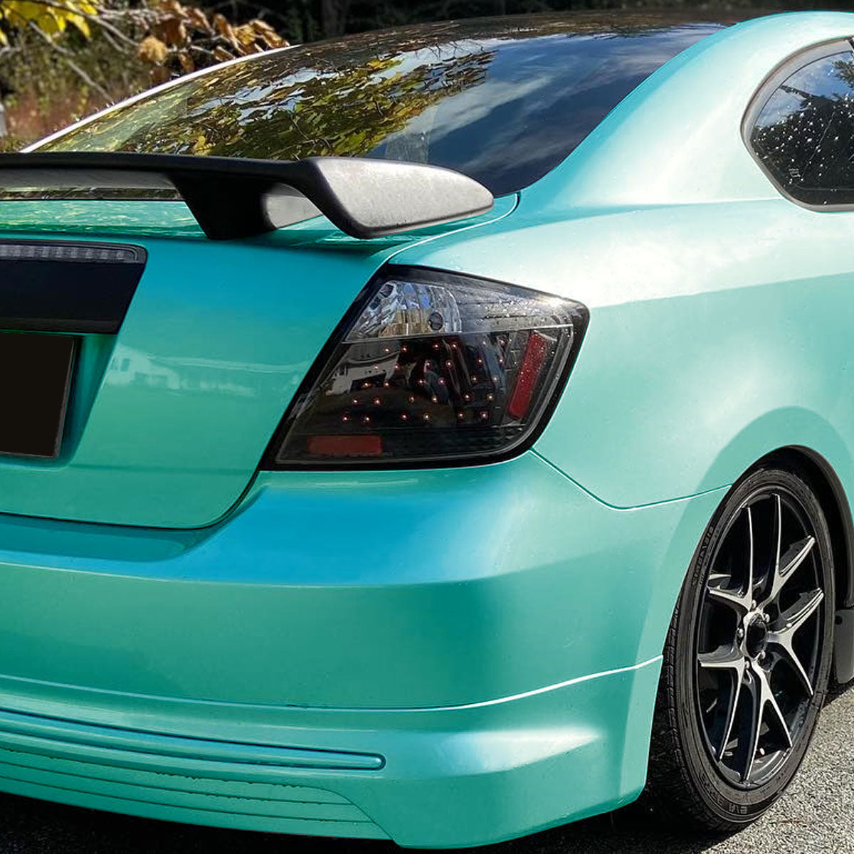 Ronnin - Compatible con Scion tC 2004-2010 Par de luces traseras LED integradas de freno y direccionales de repuesto mejoradas | Negro
