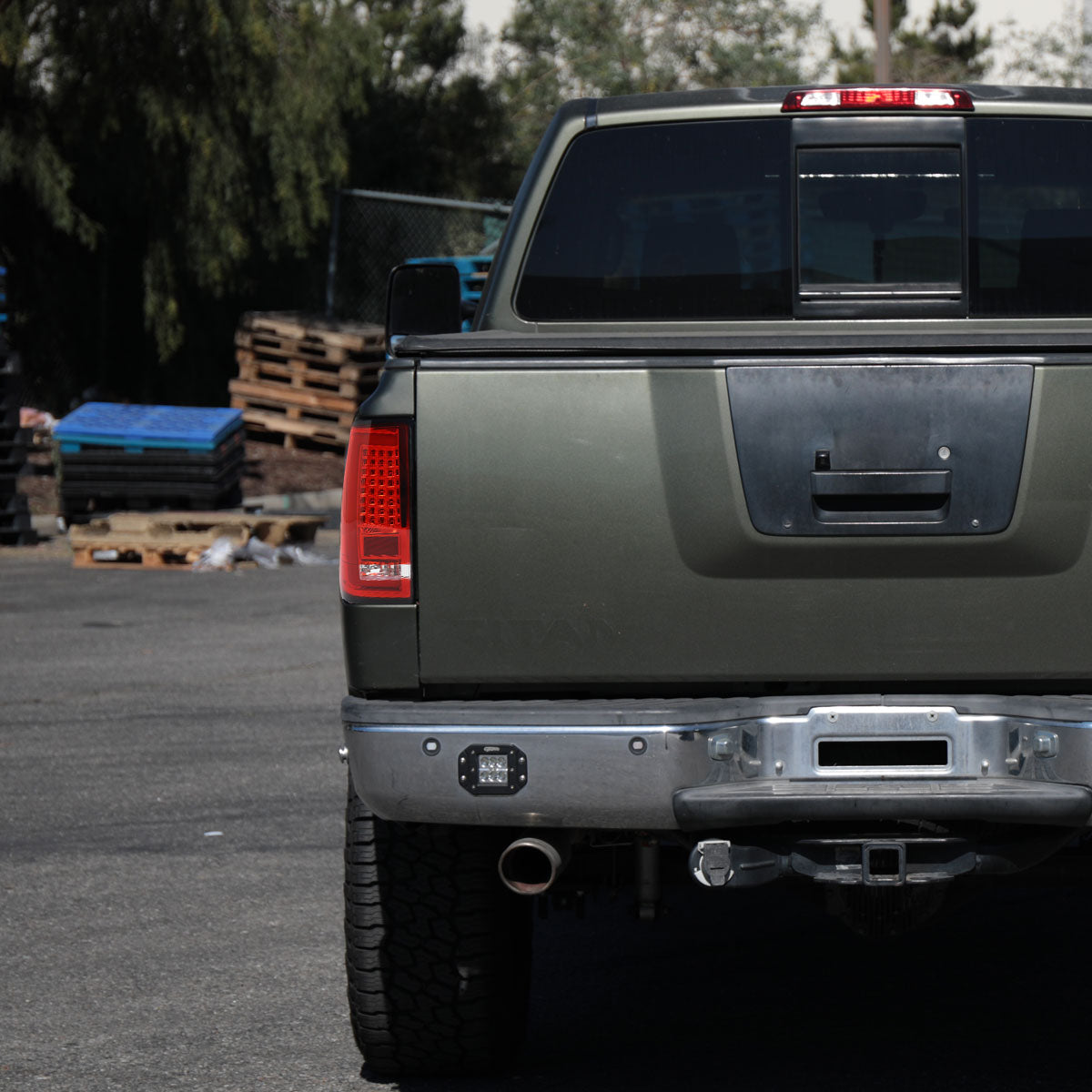 Ronnin - Se adapta a Nissan Titan 2004-2015 Luces traseras con tubo LED, señales de freno e intermitentes integradas, par | Rojo