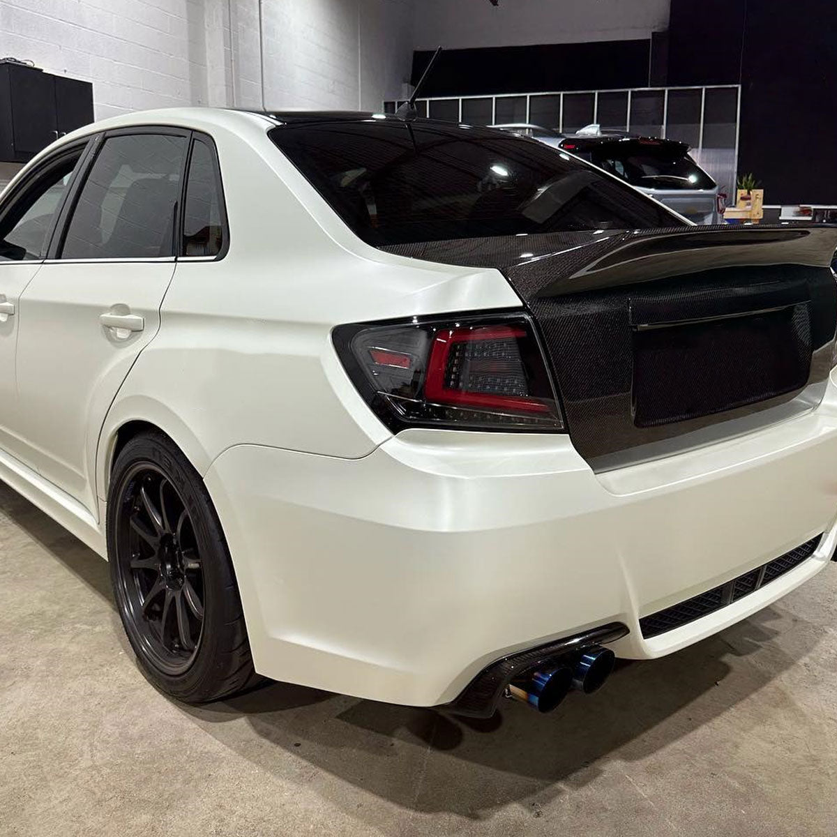 Ronnin - Compatible con Subaru Impreza WRX STI 2008-2014, faros traseros LED completos de actualización con intermitentes secuenciales, par | Negro brillante